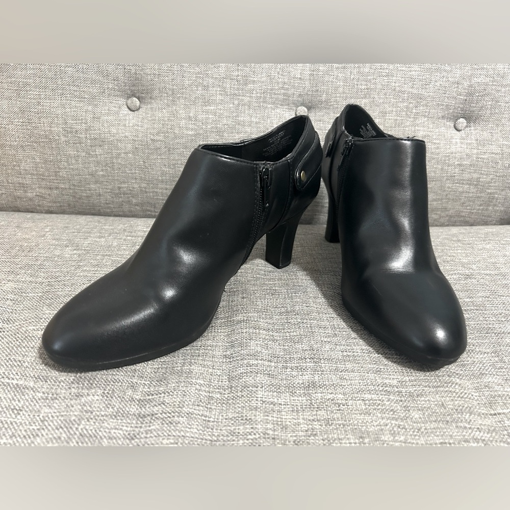 ANNE KLEIN BOOTIE